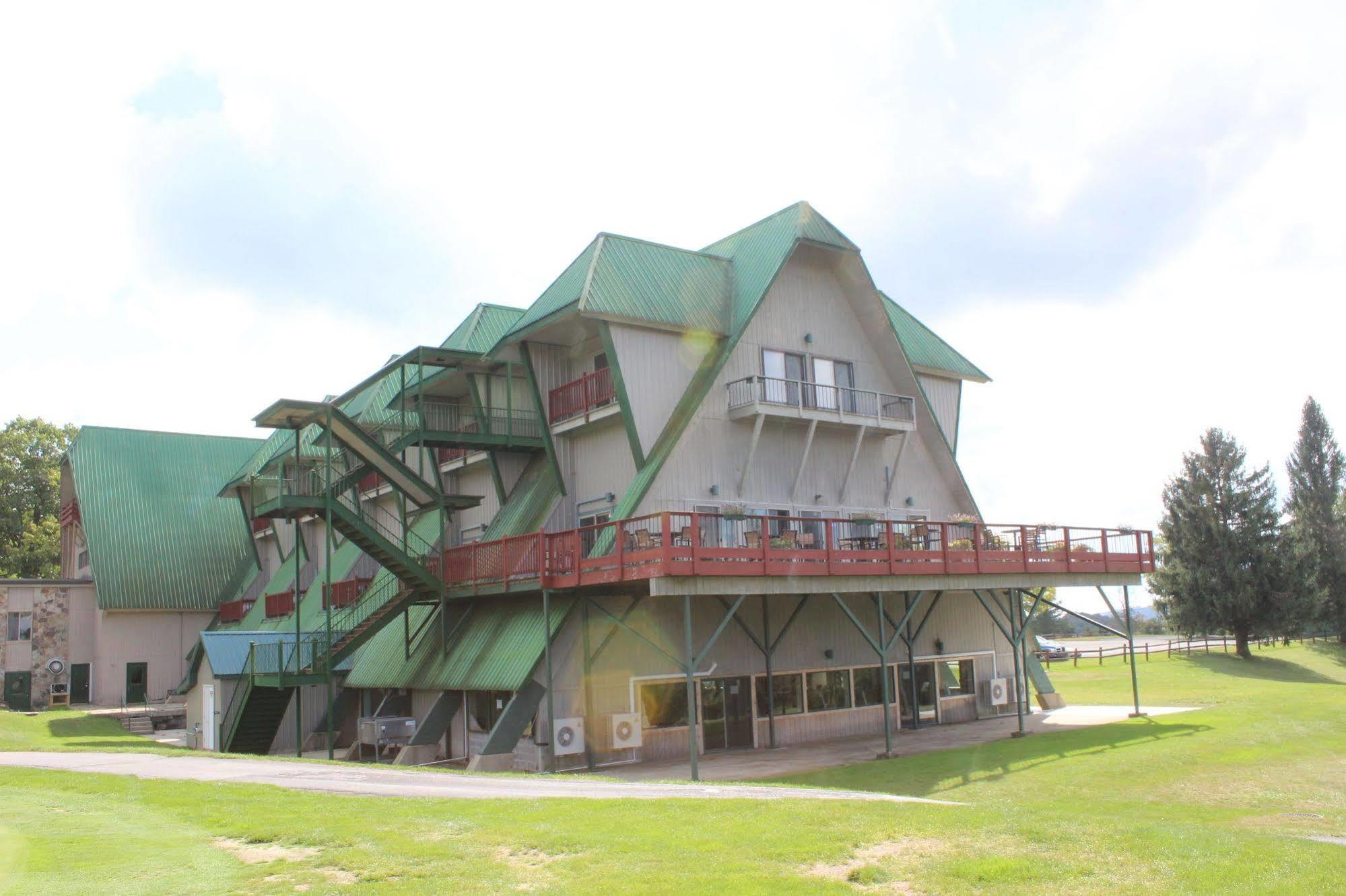 Alpine Lake Resort Terra Alta Екстериор снимка
