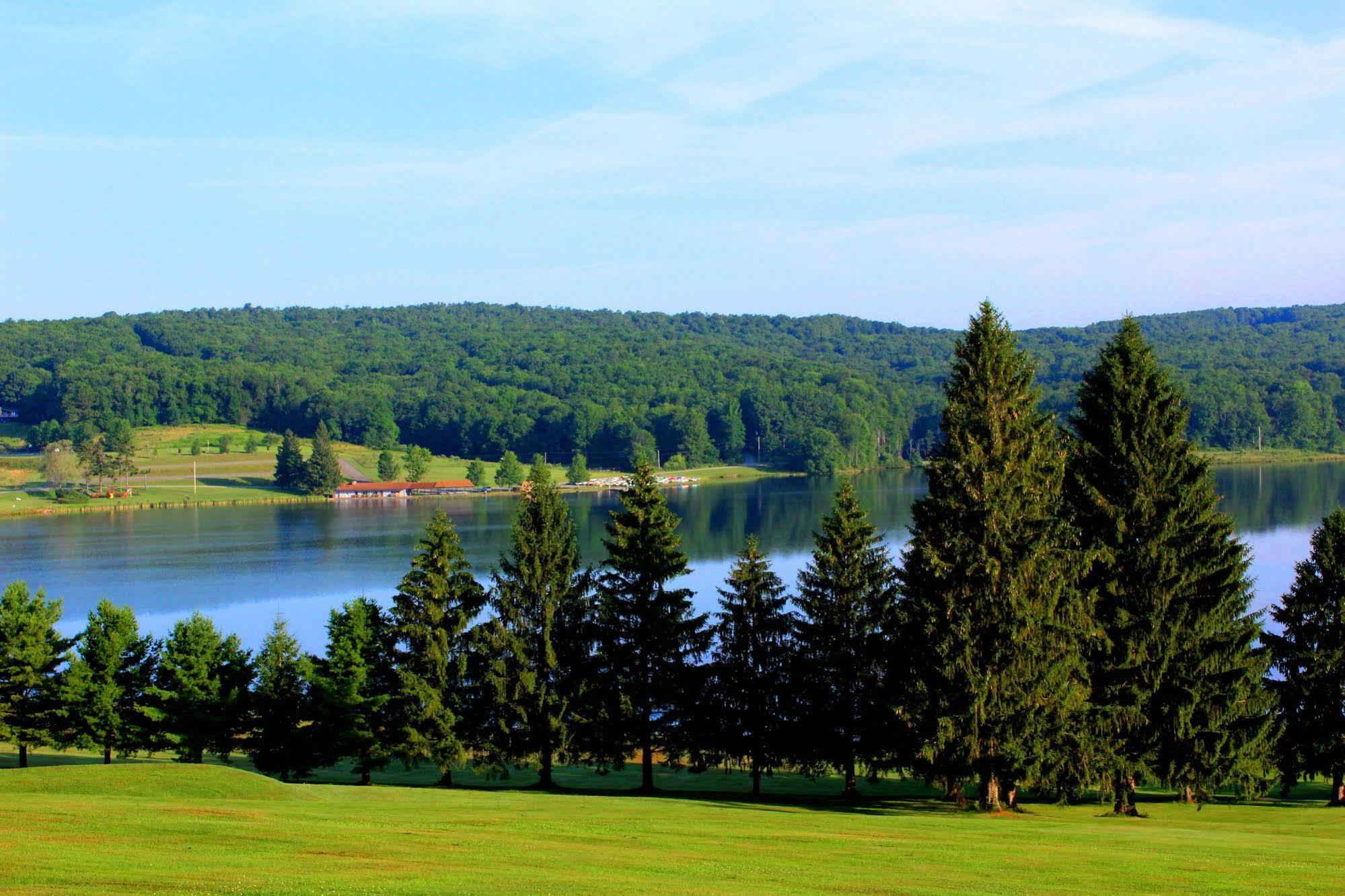 Alpine Lake Resort Terra Alta Екстериор снимка