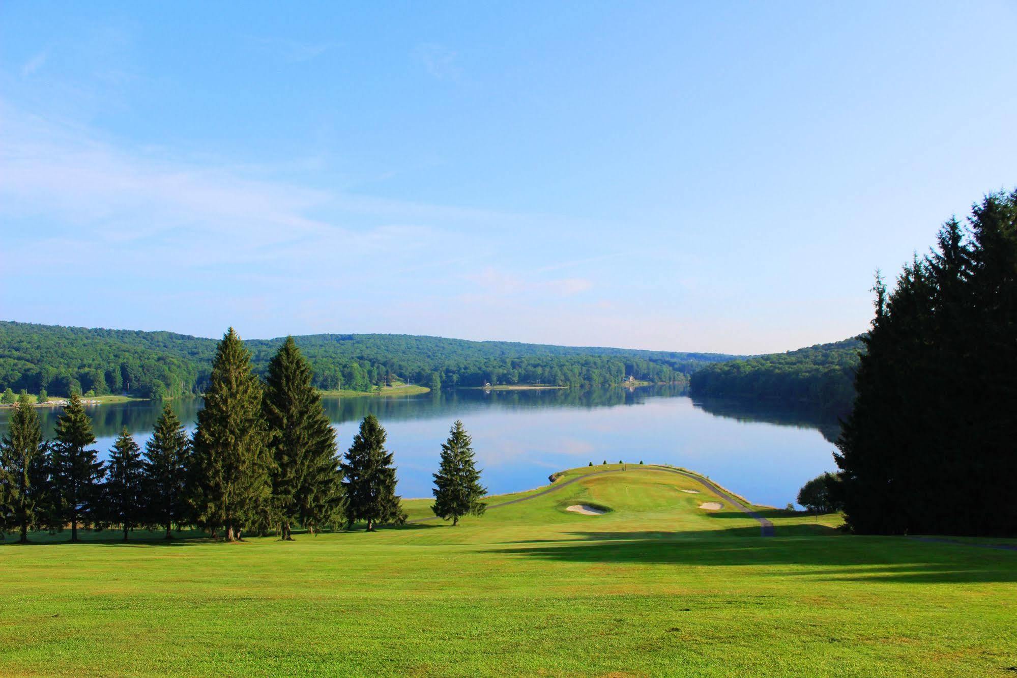 Alpine Lake Resort Terra Alta Екстериор снимка